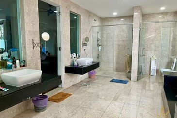 Duta Villa, Setia Alam