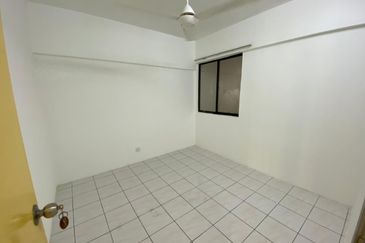 Pangsapuri Perdana, Seksyen 13