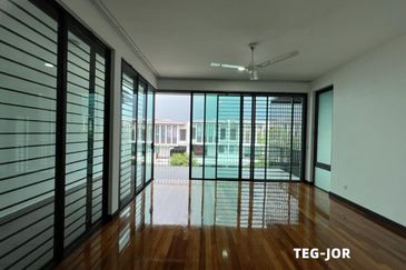 Duta Villa, Setia Alam