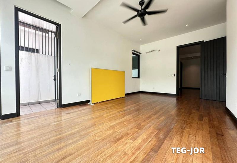 Duta Villa, Setia Alam