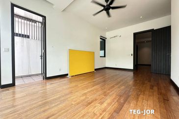 Duta Villa, Setia Alam