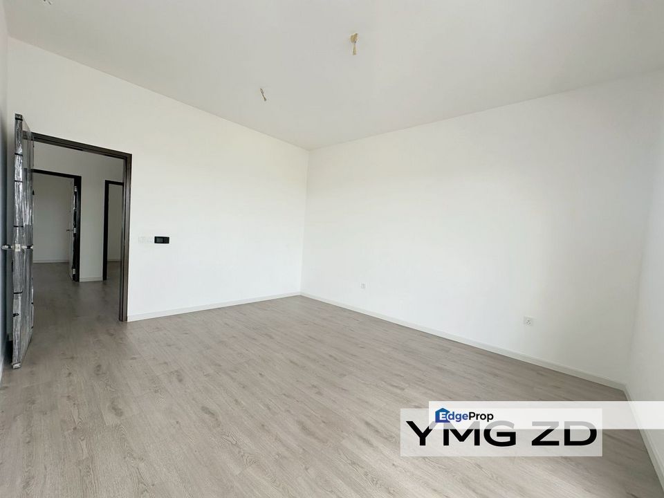 Bandar Bukit Raja Nadira Klang 2-Storey Brand New Basic Unit Good Condition , Selangor, Klang