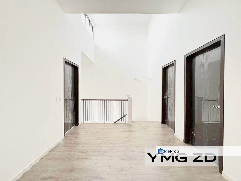 Bandar Bukit Raja Nadira Klang 2-Storey Brand New Basic Unit Good Condition , Selangor, Klang