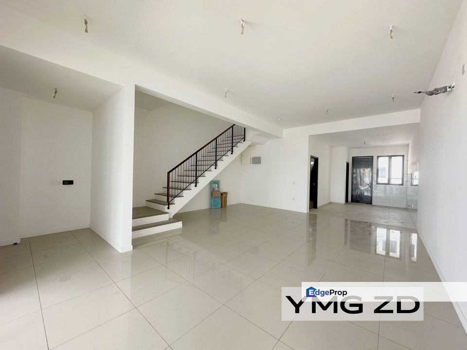 Bandar Bukit Raja Nadira Klang 2-Storey Brand New Basic Unit Good Condition , Selangor, Klang