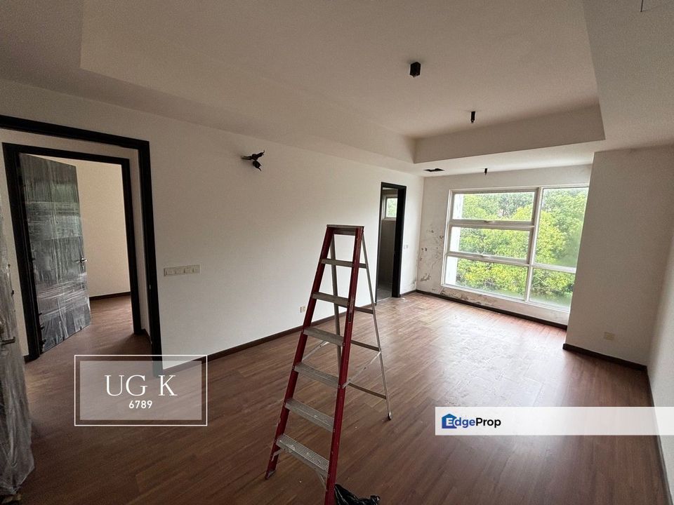 Laman Granview Saujana Puchong 3-Storey Bungalow Zero-Lot Basic Unit Good Condition, Selangor, Puchong South