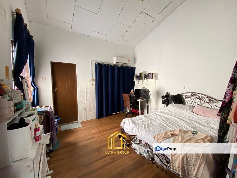 Seksyen 4 Shah Alam 2-Storey 22x75 Basic Unit Good Condition , Selangor, Shah Alam