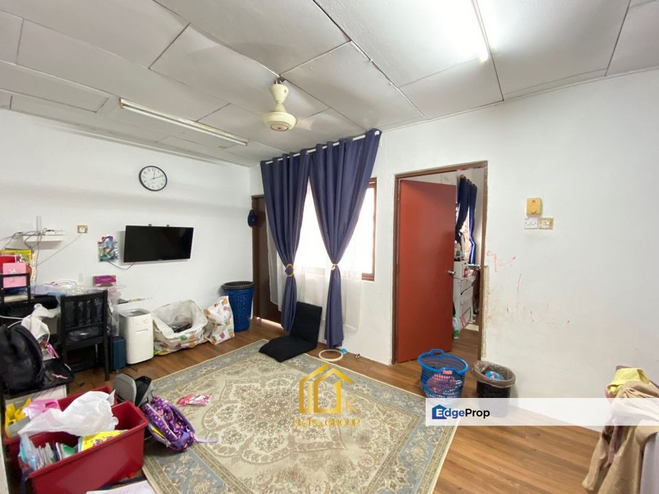 Seksyen 4 Shah Alam 2-Storey 22x75 Basic Unit Good Condition , Selangor, Shah Alam