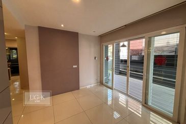 Jalan Cemara, Bandar Botanik