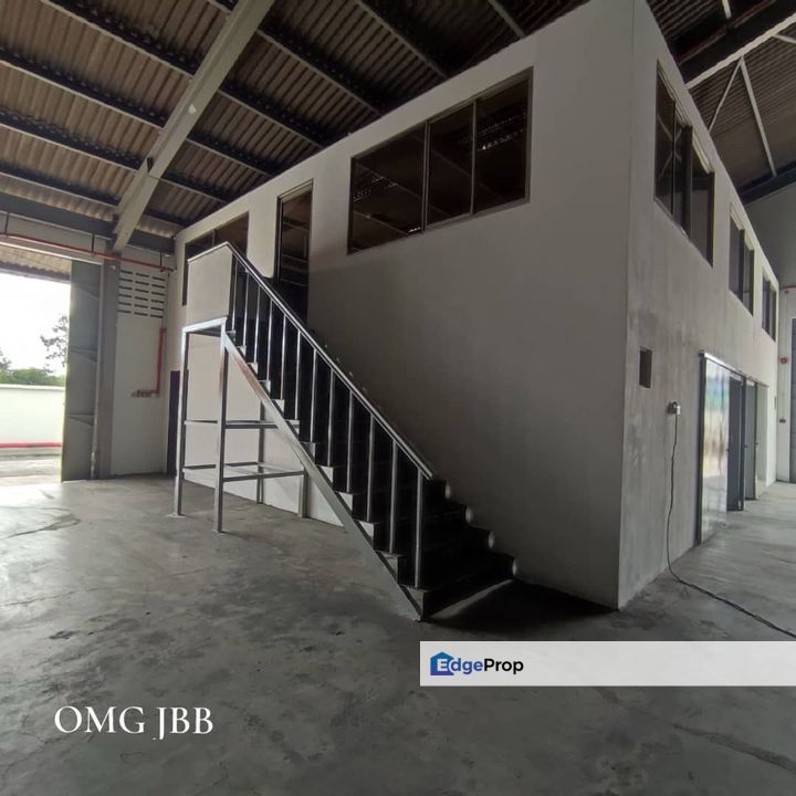 Bukit Kemuning Shah Alam Factory Warehouse 300Amps Good Condition , Selangor, Shah Alam