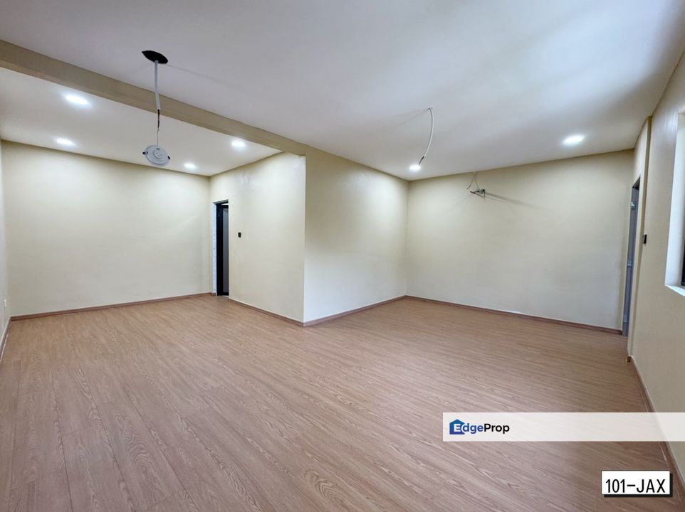 Sanggul Bandar Puteri Klang 2-Storey Corner 50x75 Renovated Extended Good Condition Super Value , Selangor, Klang