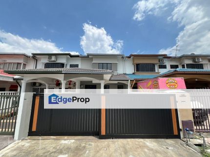 Taman Bayu Perdana Klang 2-Storey 20x75 Renovated Ready Move In Good Condition , Selangor, Klang