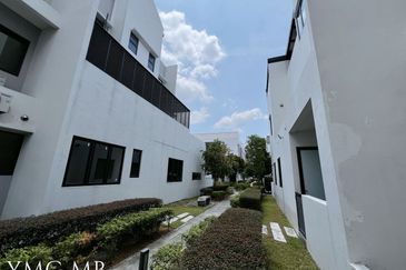 Lucent Residence @ twentyfive.7