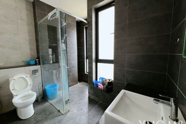 Lucent Residence @ twentyfive.7