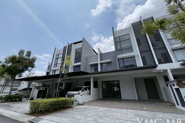 Lucent Residence @ twentyfive.7