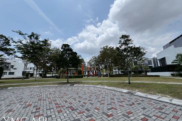 Lucent Residence @ twentyfive.7