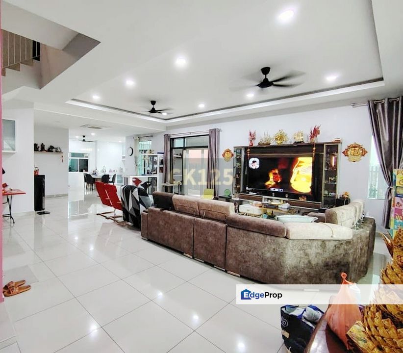 Canary Garden Bandar Bestari 2-Storey Semi-D Renovated Extended Good Condition, Selangor, Klang