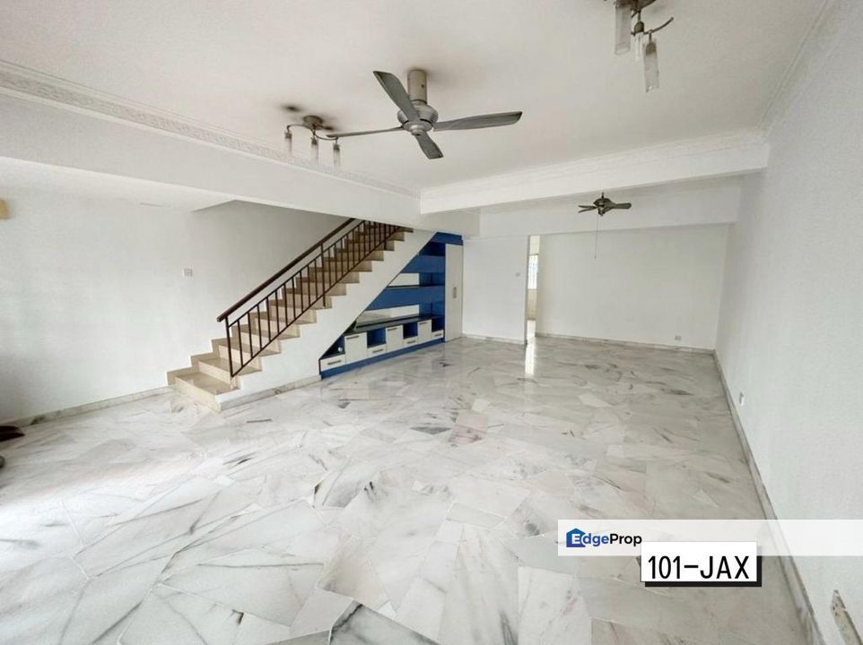 Berjaya Park Bukit Rimau Shah Alam 2-Storey 20x70 Basic Unit Good Condition , Selangor, Shah Alam