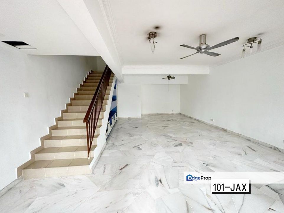 Berjaya Park Bukit Rimau Shah Alam 2-Storey 20x70 Basic Unit Good Condition , Selangor, Shah Alam