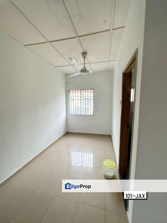 Berjaya Park Bukit Rimau Shah Alam 2-Storey 20x70 Basic Unit Good Condition , Selangor, Shah Alam