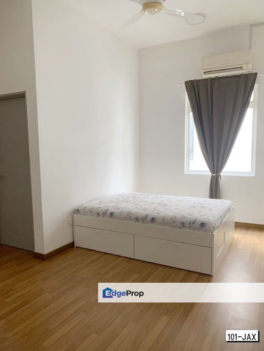 Canary Garden Bandar Bestari Klang 3-Storey Semi-D 40x80 Basic Unit Good Condition Super Value, Selangor, Klang