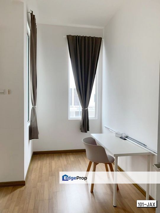 Canary Garden Bandar Bestari Klang 3-Storey Semi-D 40x80 Basic Unit Good Condition Super Value, Selangor, Klang