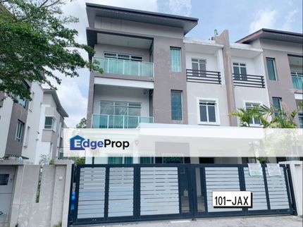 Canary Garden Bandar Bestari 3-Storey Semi-D with private lift Renovated Extended Good Condition , Selangor, Klang