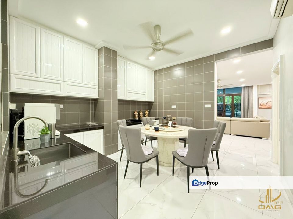 Feugo Bandar Bukit Raja 2-Storey 26x75 Renovated Extended TipTop Condition Super Value , Selangor, Klang