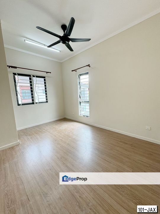 Nahara 2 Bandar Bukit Raja 2-Storey Endlot Basic Unit Good Condition Super Big Size , Selangor, Klang