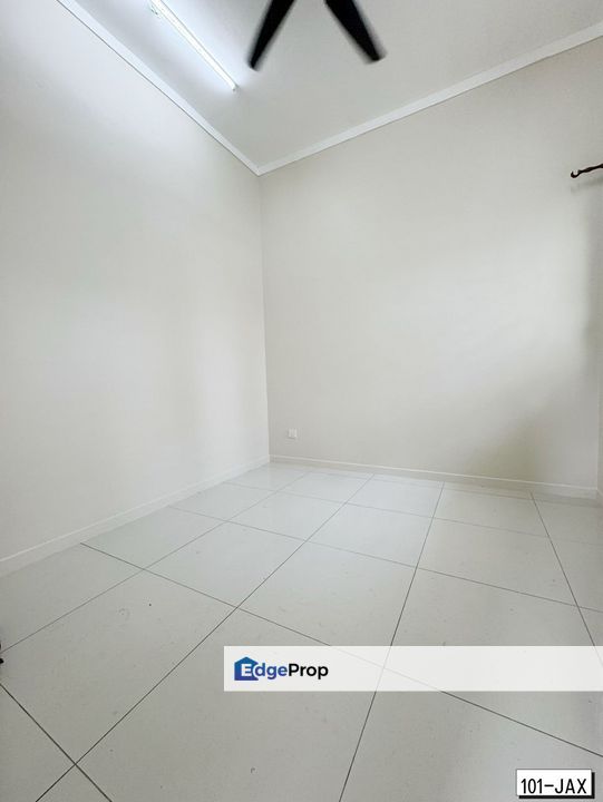 Nahara 2 Bandar Bukit Raja 2-Storey Endlot Basic Unit Good Condition Super Big Size , Selangor, Klang