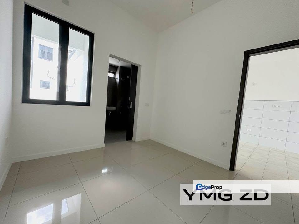 Bandar Bukit Raja Nadira 2-Storey 20x75 Brand New Good Condition Super Value , Selangor, Klang