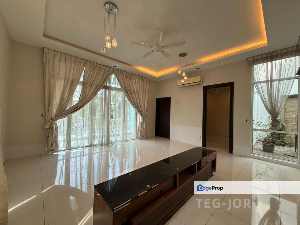 Setia Eco Park Setia Tropika 3-Storey Semi-D with lift Renovated Good Condition Super Value , Selangor, Setia Eco Park