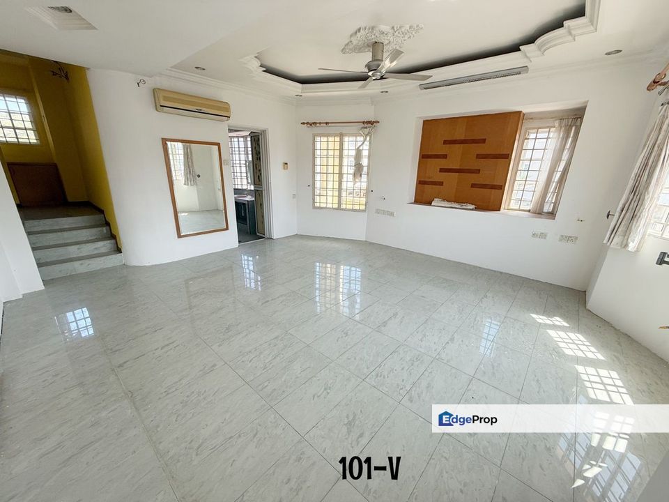 Bandar Puchong 2-Storey Corner Renovated Good Condition Best Value, Selangor, Puchong