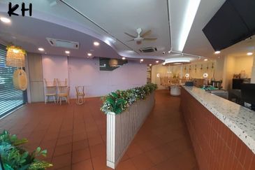 Bayu Tinggi Commercial Centre -Taipan