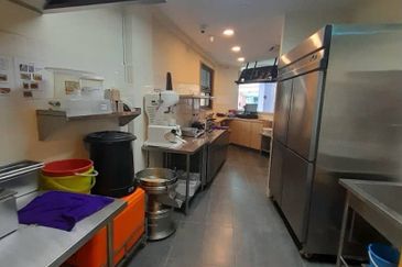 Bayu Tinggi Commercial Centre -Taipan