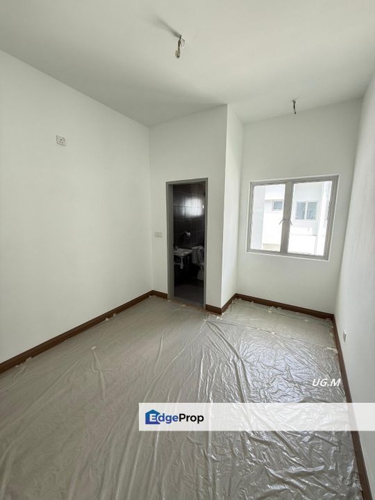 Laelia 2 Kota Bayuemas 2-Storey 20x70 Brand New Basic Unit Super Best Value , Selangor, Klang