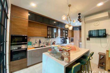 Lucent Residence @ twentyfive.7