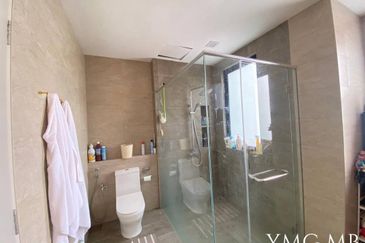 Lucent Residence @ twentyfive.7