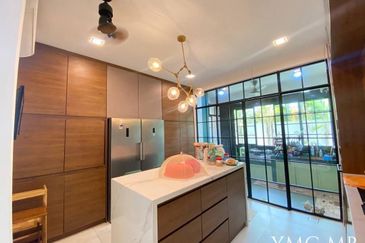 Lucent Residence @ twentyfive.7