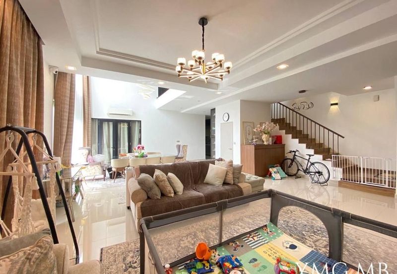 Lucent Residence @ twentyfive.7