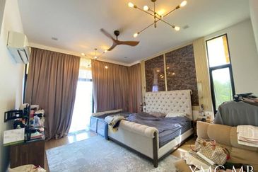 Lucent Residence @ twentyfive.7