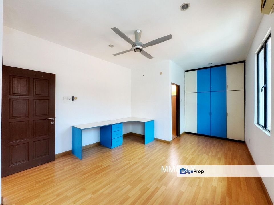 Aman Perdana 2 Storey Bungalow Renovated Good Condition Super Value , Selangor, Klang