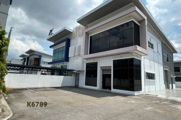 Gateway 16, Bandar Bukit Raja