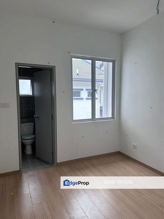 Bergenia Kota Bayuemas 2-Storey 20x70 Face Open Basic Unit Good Condition , Selangor, Klang