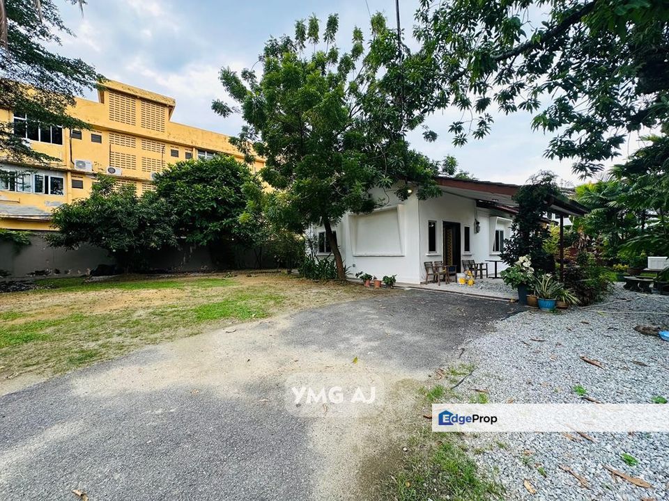 Taman Gembira Klang Single Storey Bungalow Renovated Good Condition, Selangor, Klang