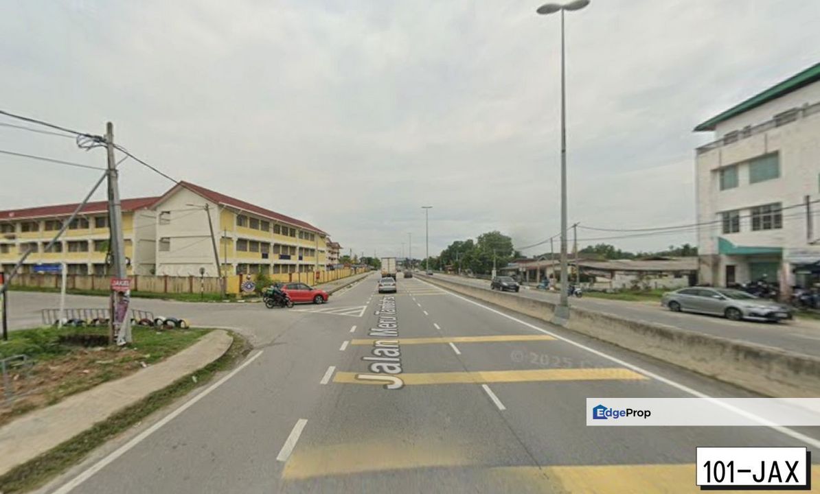 Pekan Meru Klang Nearby SMK Meru 3-Storey Shoplot Face Mainroad Super Value , Selangor, Klang