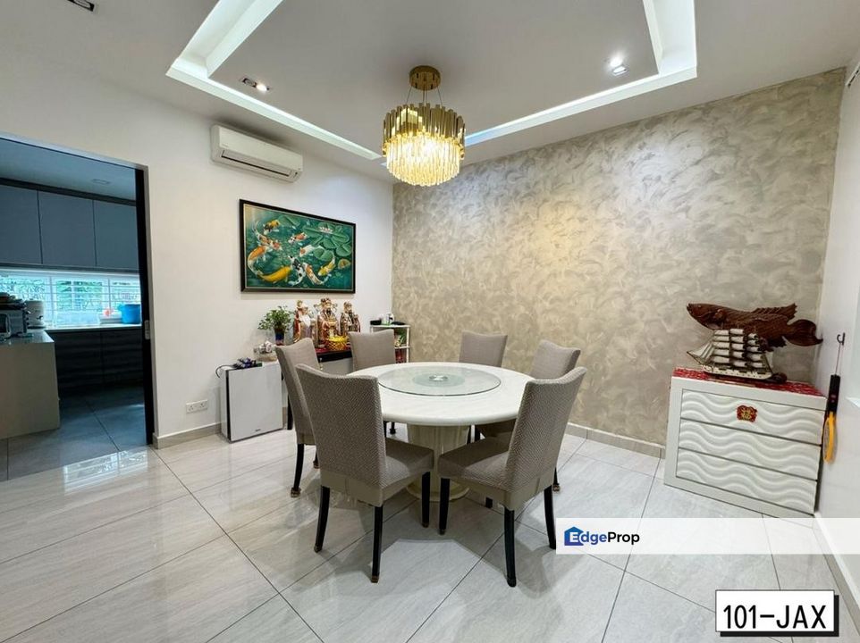 Delora Bandar Bukit Raja 2.5-Storey Renovated Extended Facing Lake Good Condition , Selangor, Klang