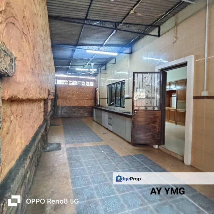 Taman Bunga Raya Jalan Raja Nong 2-Storey Semi-D Bungalow Renovated Good Condition , Selangor, Klang