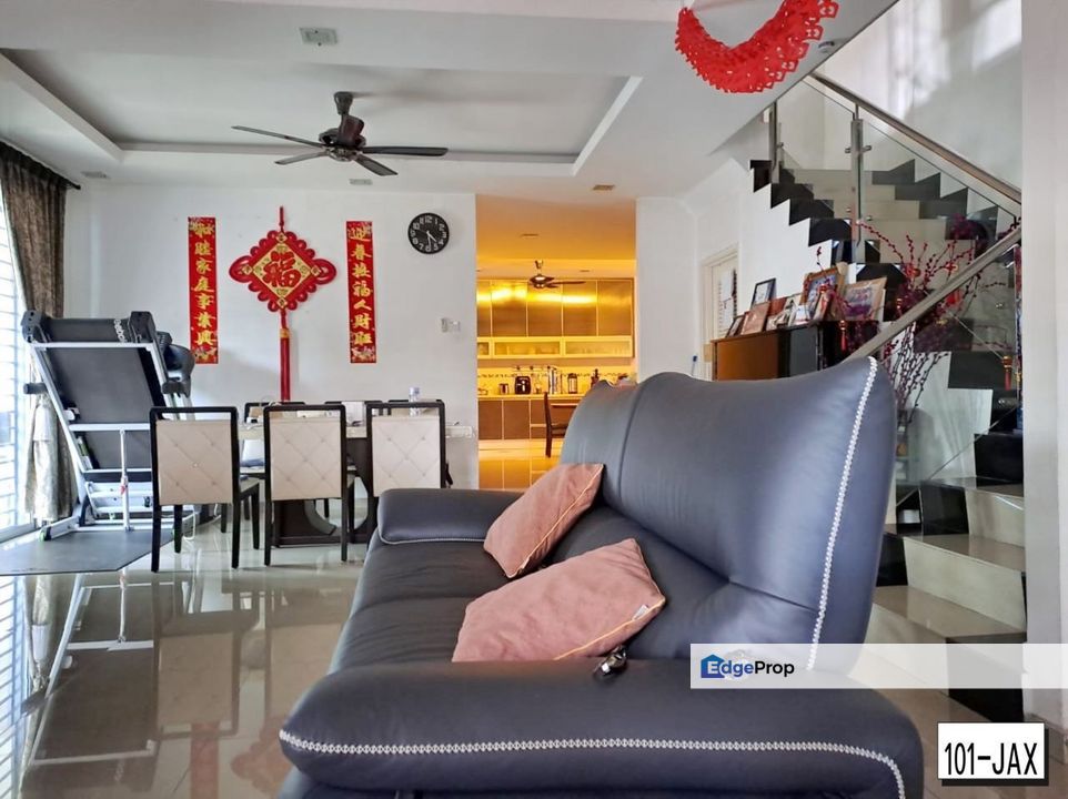 Aman Perdana Klang -Storey Semi-D Corner Renovated Extended Good Condition , Selangor, Klang