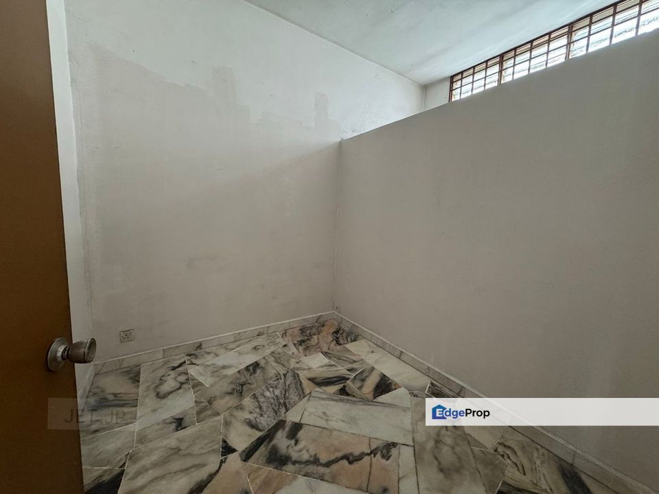 Laksamana Taman Sentosa 2-Storey 18x70 Good Condition Best Value, Selangor, Klang