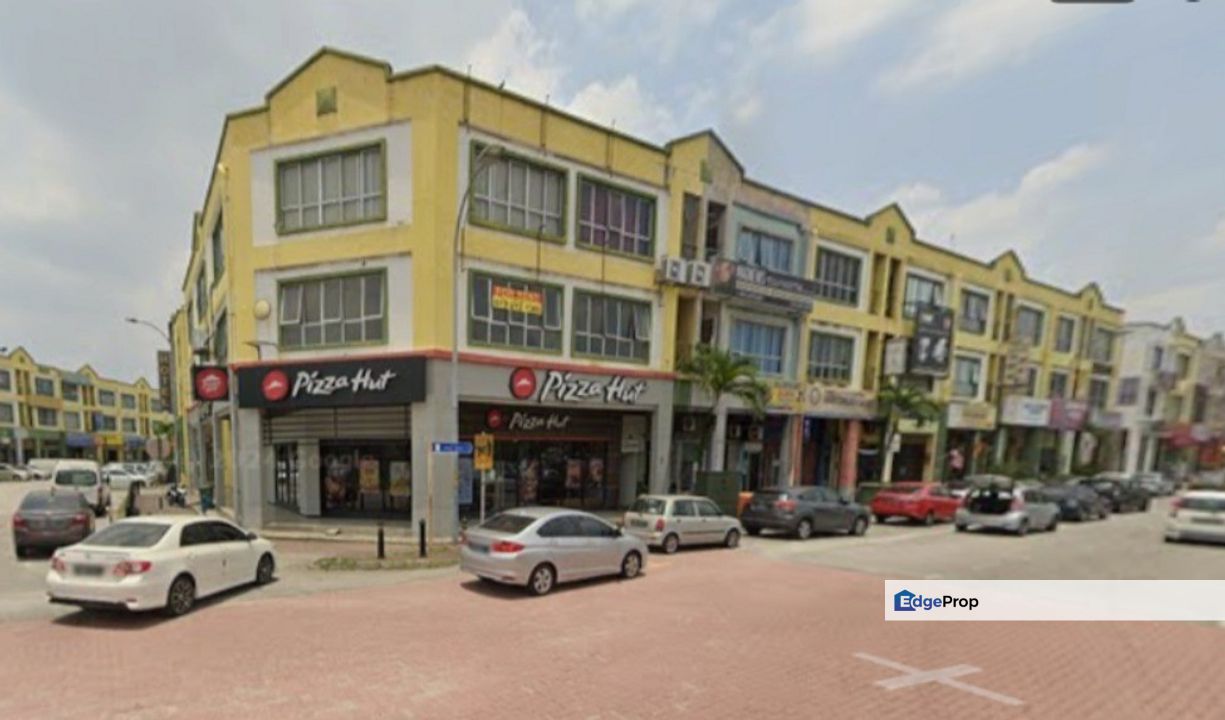 Lebuh Tapah Bandar Klang 3-Storey Shoplot 20x80 Face Mainroad Good Condition , Selangor, Klang